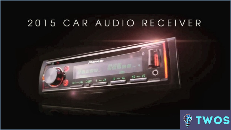¿Cómo ajustar la hora en Pioneer Car Stereo?