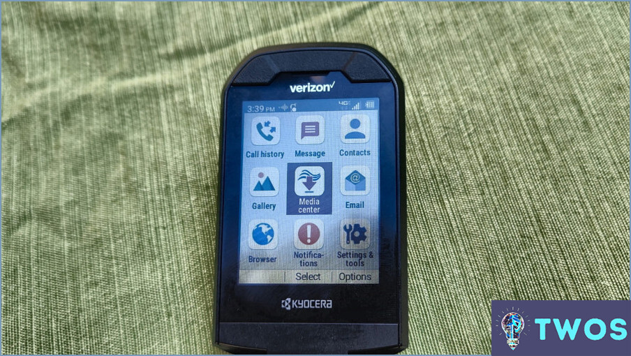 ¿Cómo borro los mensajes de mi teléfono plegable Kyocera de Verizon?