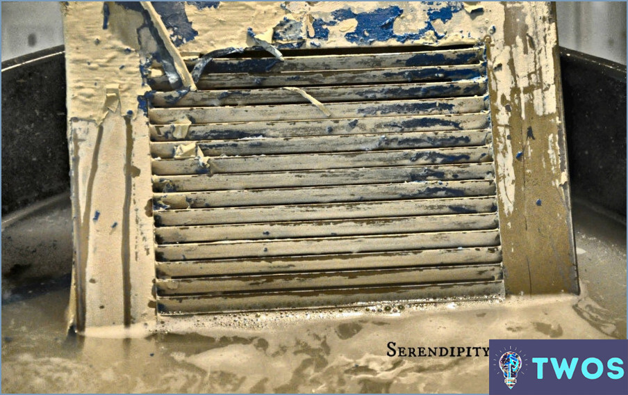 ¿Cómo limpiar las viejas tapas de ventilación de metal?