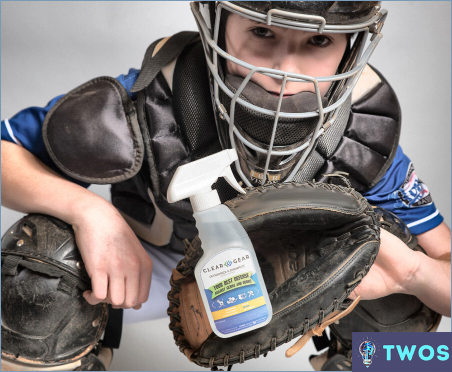 ¿Cómo limpiar una pelota de béisbol?