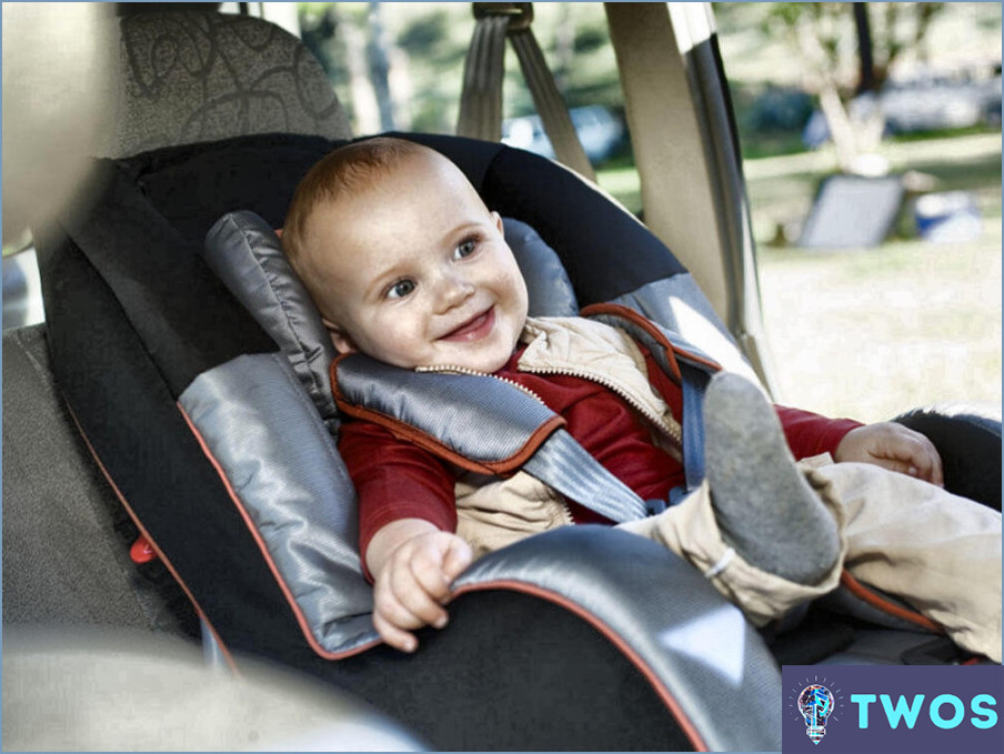 ¿Cómo hacer eructar a un bebé en un asiento de coche?