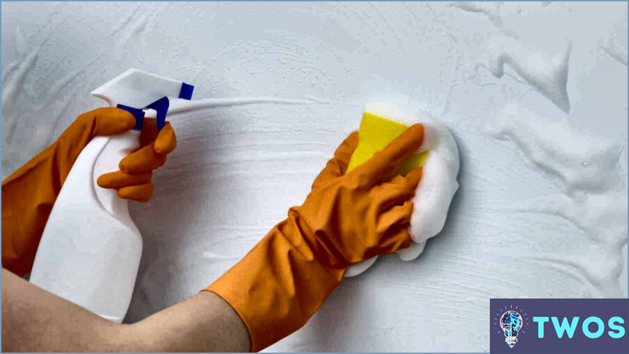 ¿Cómo limpiar los daños causados por el humo en las paredes pintadas?