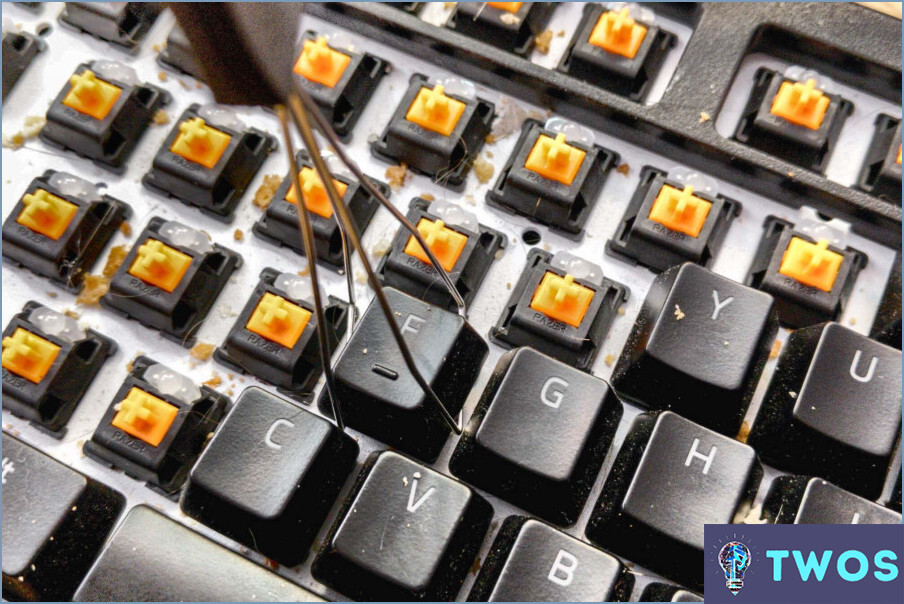 ¿Cómo limpiar los interruptores del teclado?
