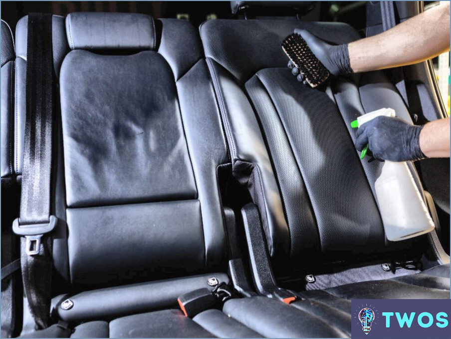 ¿Cómo prevenir las marcas de los asientos de coche en el cuero?